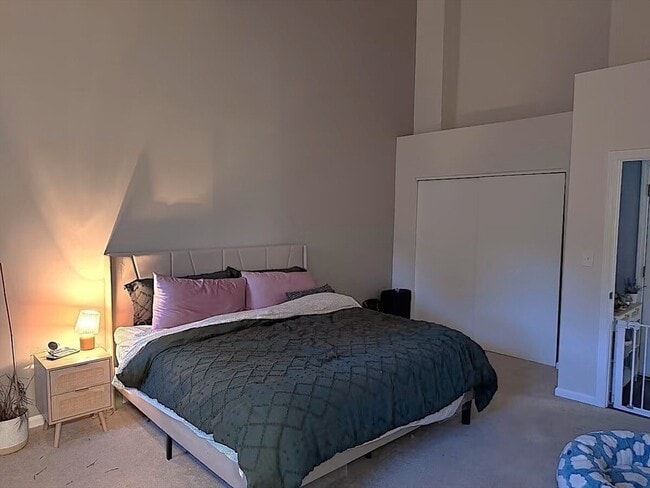 Building Photo - 30 E Bluff Rd