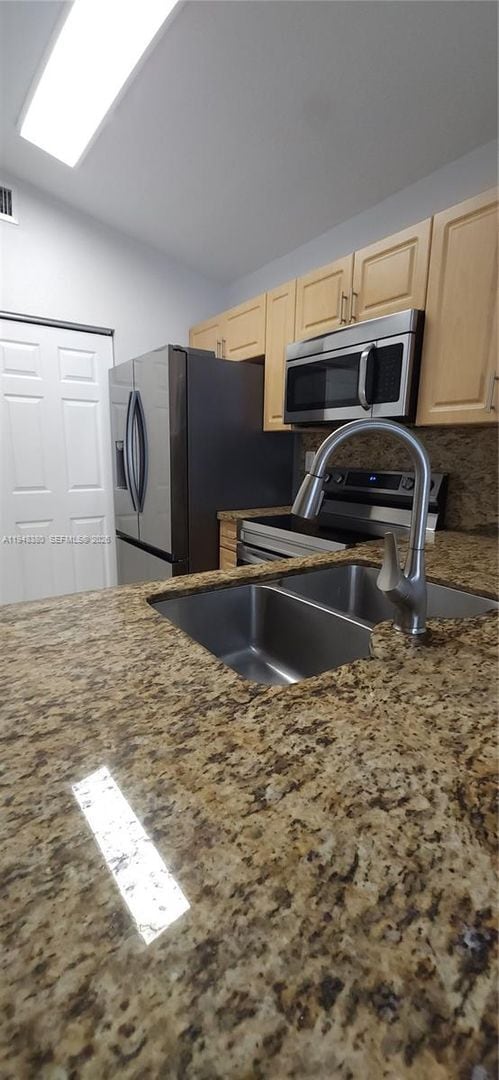 Building Photo - 14316 SW 148th Pl