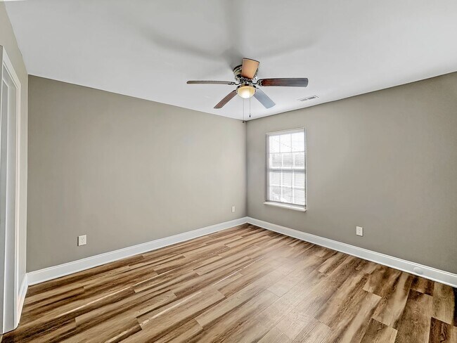 Building Photo - Newer construction-3 bedroom, 2 bath!