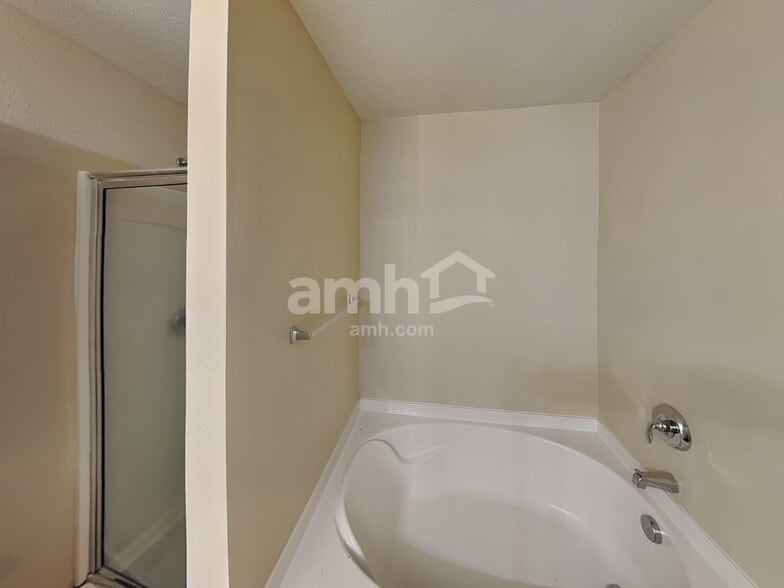 Building Photo - 13827 Allison Forest Trl