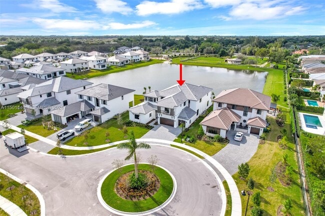 Building Photo - 5735 SW 104th Ter