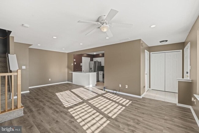 Building Photo - 4702 Grenwich Ln