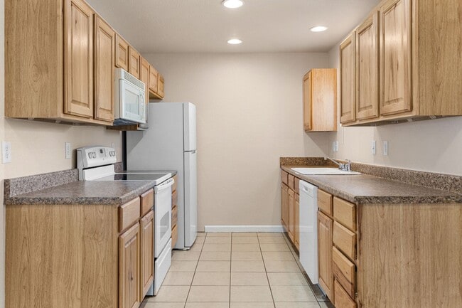 Building Photo - Newly remodeled single family home offering application fees waived as well as $200 off First Mon...