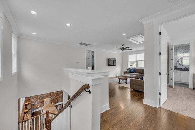 Building Photo - 5045 Kathryn Ave