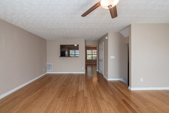 Building Photo - 6246 Redan Overlook