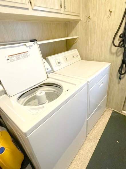 Building Photo - 444 Whispering Pines Dr