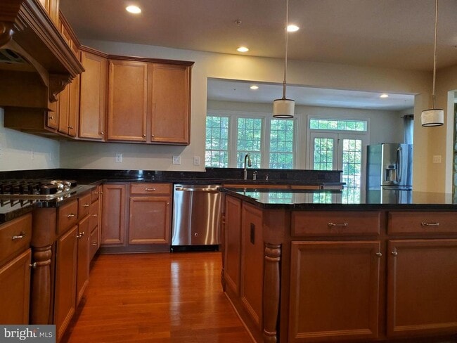 Building Photo - 411 Greenebaum Ln