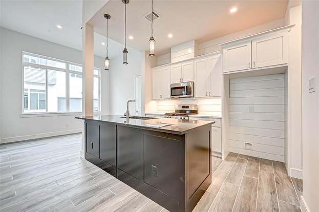 Building Photo - 8930 Spring Knoll Forest Dr