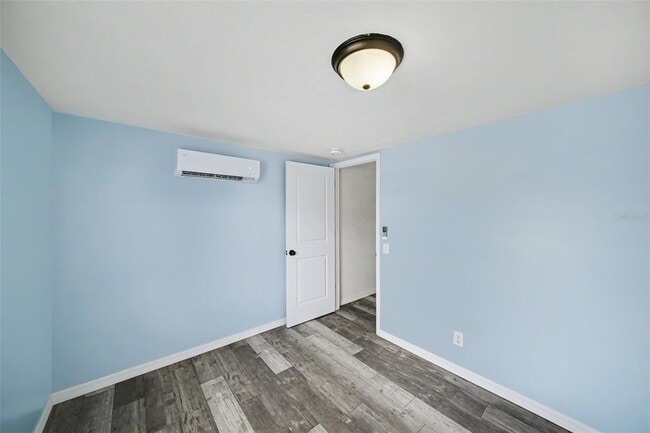 Building Photo - 38250 13th Ave