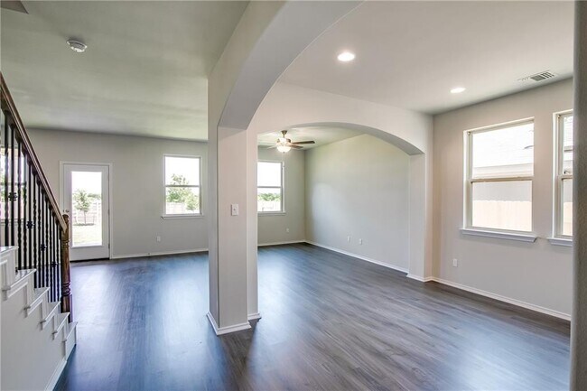 Building Photo - 349 Horsemint Way