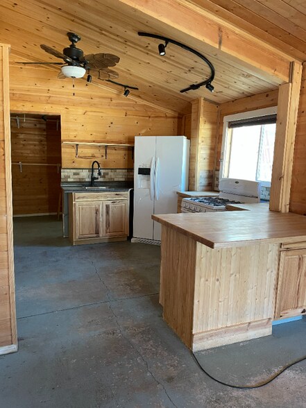 Building Photo - 2130 Rancho Lomas Way
