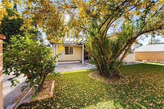 Building Photo - 19148 Saticoy St