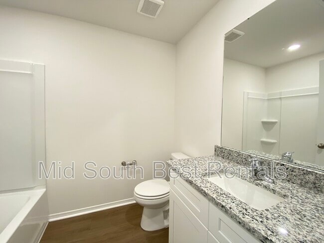 Building Photo - 92 Kelton Ln