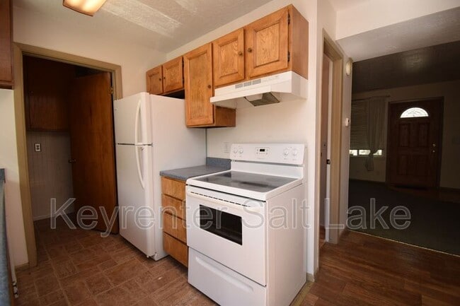 Building Photo - 6054 S 2075 E
