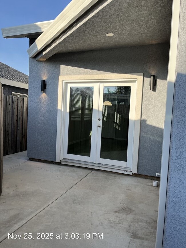 Building Photo - Beautiful Home on Multi-Property Parcel