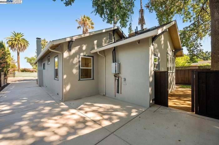 Building Photo - 4374 First St