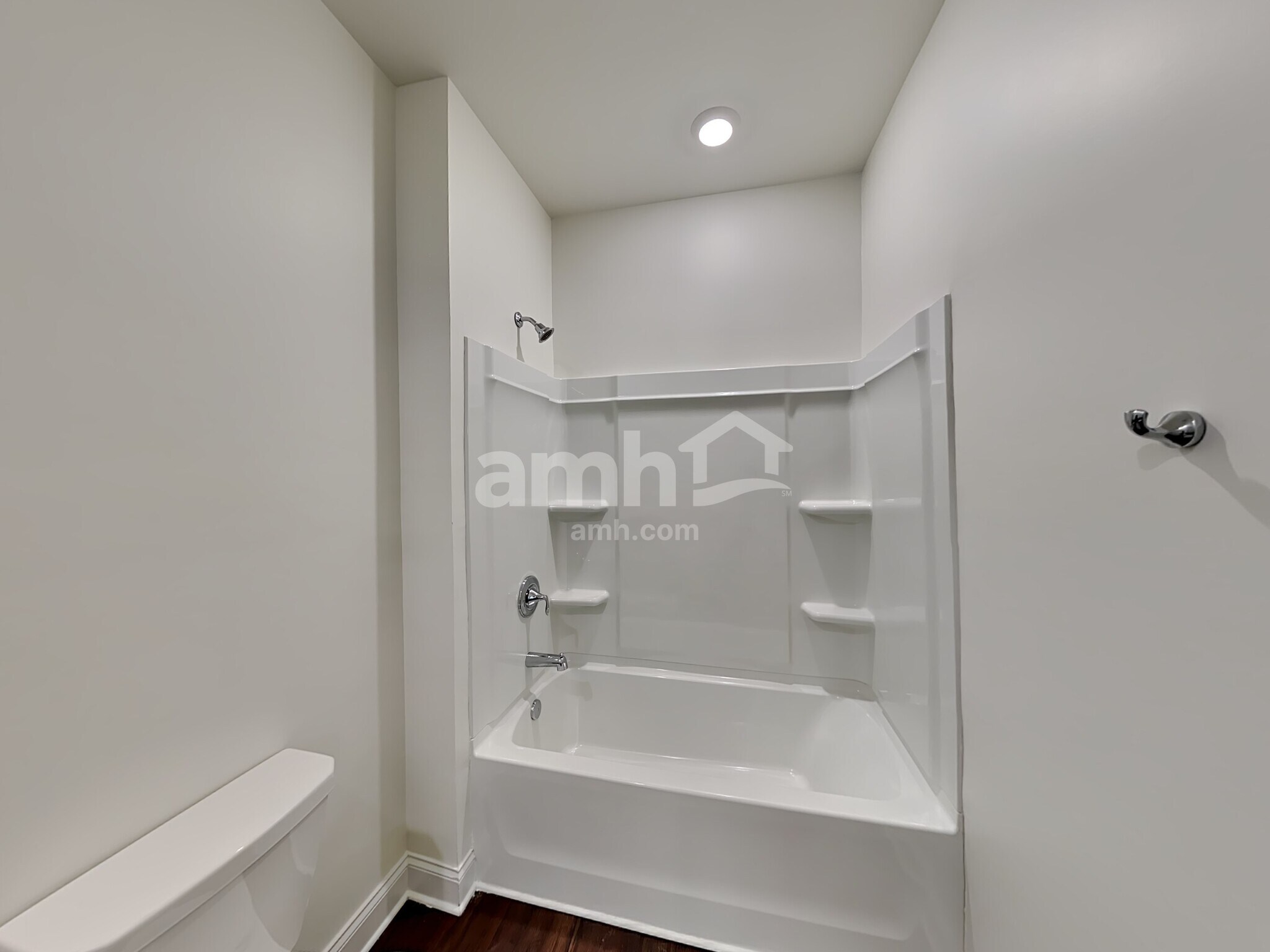 Building Photo - 2062 Windsor Park Ave