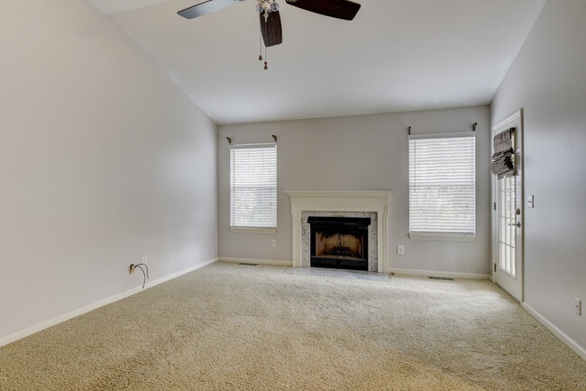 Building Photo - 3004 Helmsdale Ln