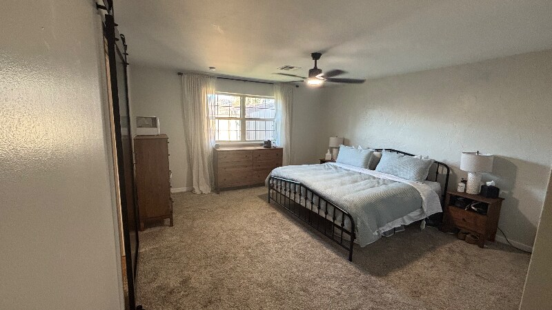 Building Photo - 8705 Lakeaire Dr