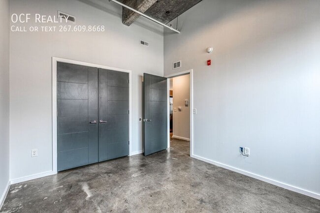 Building Photo - 4800 Brown St