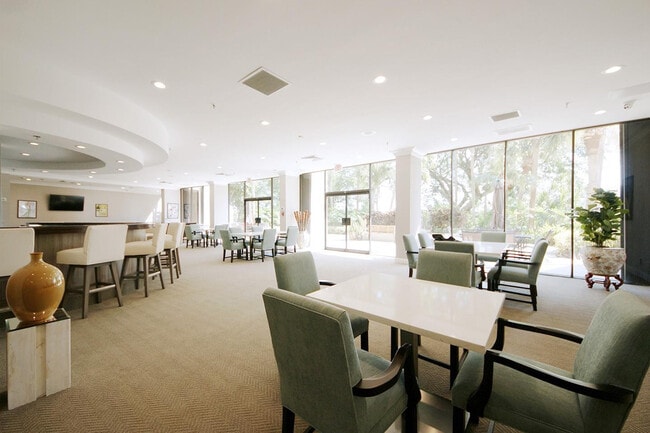 Building Photo - 2480 Presidential Way