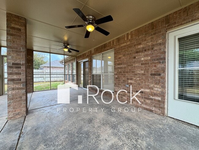 Building Photo - Charming 3-Bed 3-Bath Home with Tornado Sh...