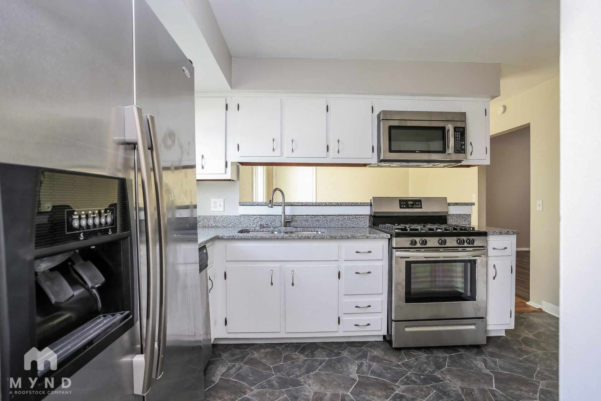 Building Photo - 2158 Easthaven Dr