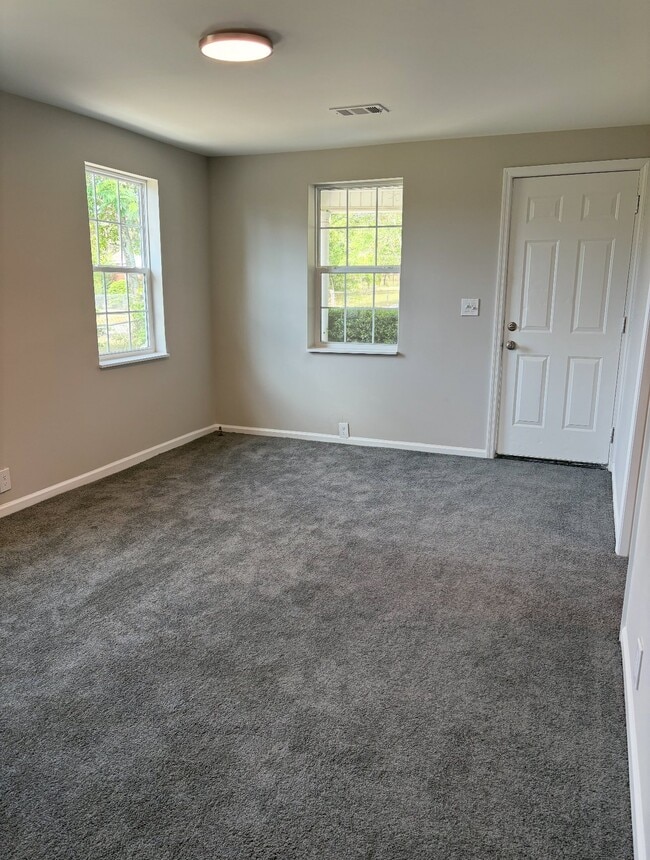 Building Photo - Kentucky Duplex