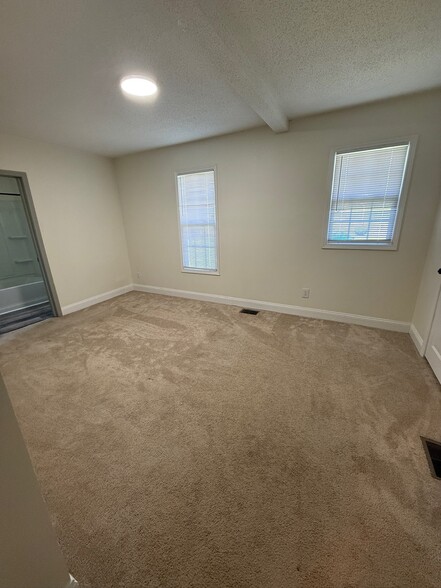 Building Photo - 1107 Miller St
