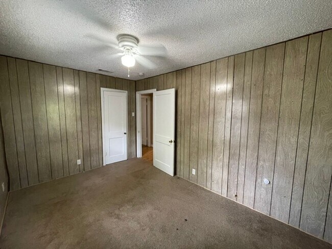 Building Photo - 845 Rumfield Rd