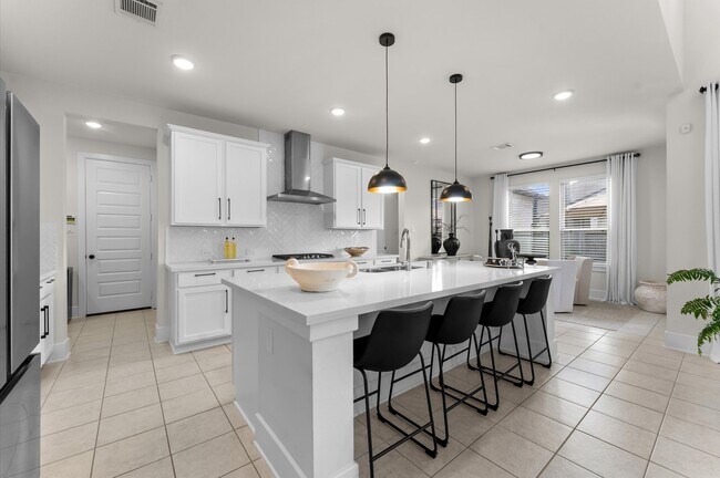 Building Photo - 15026 La Strada Dr