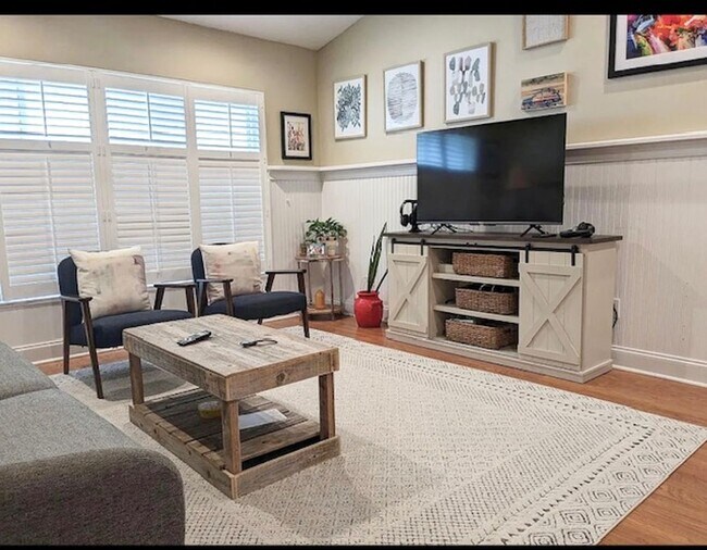 Building Photo - 10936 Dearden Cir