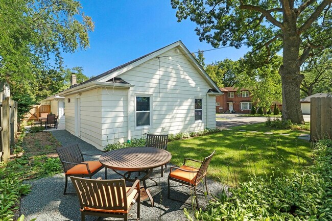 Building Photo - 1532 North Ave