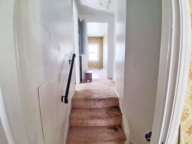 Building Photo - 3 BED 2 BATH BEAUTIFUL SINGLE FAMILY HOME