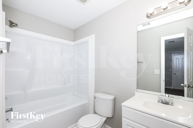 Building Photo - 311 Goldenrod Dr