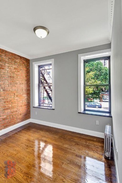 Building Photo - 314 E 106th St