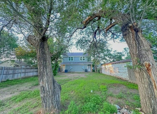 Building Photo - Beautiful Heart of Lubbock Duplex