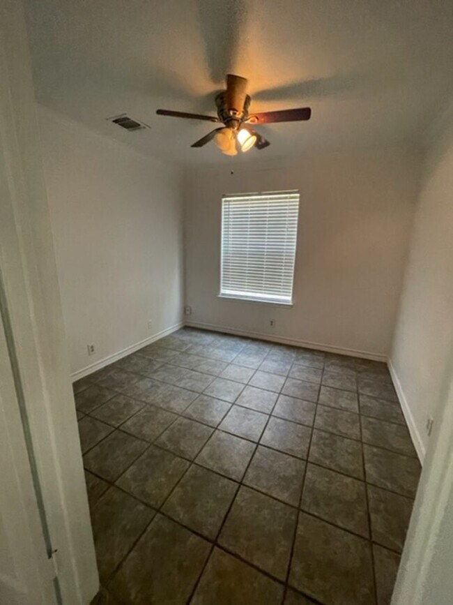 Building Photo - Coming Soon! Beautiful 4 Bed 2 Bath in Sto...