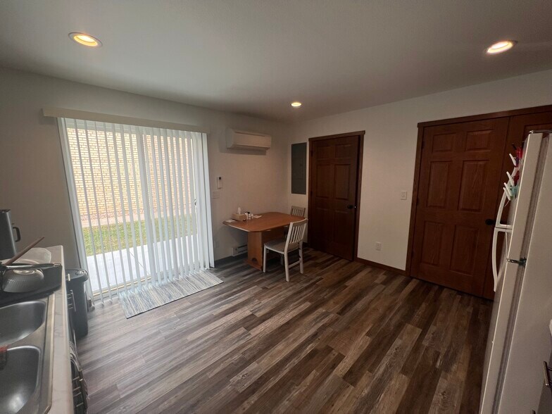 Kitchen/Patio Door - 619 Wall St