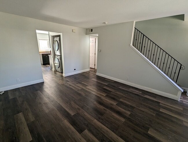 Building Photo - 2 bedroom, 1.5 bathroom Townhome in El Cajon