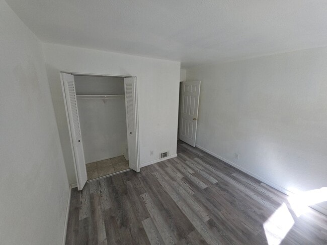 Building Photo - Charming 2BR/1BA Townhouse in Auburn - Available Now!