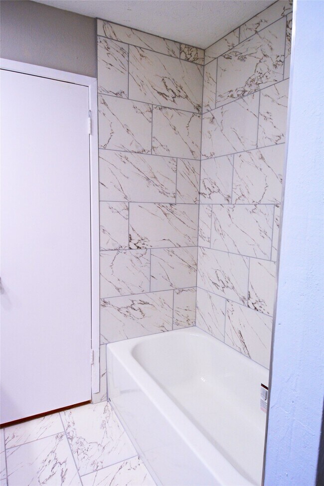 Building Photo - 10127 Sagegate Dr