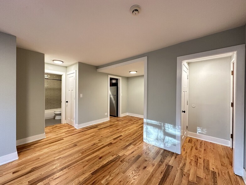 Building Photo - 432 Elm Pl