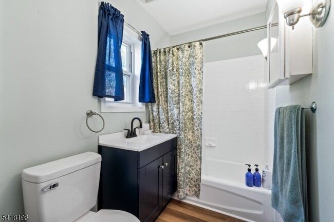 Building Photo - 120B Little Pl