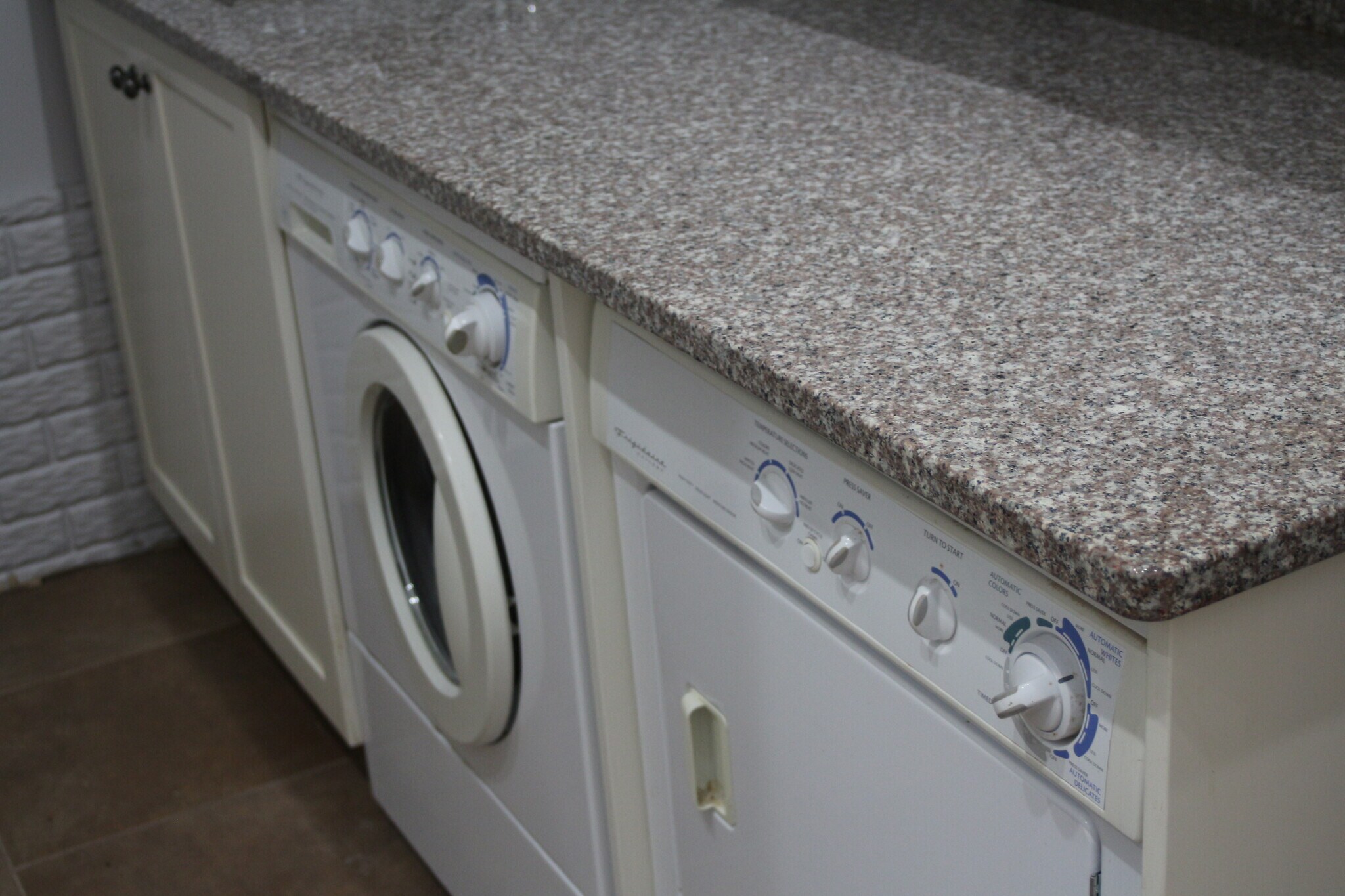 Laundry - 14300 Coolville Ridge Rd