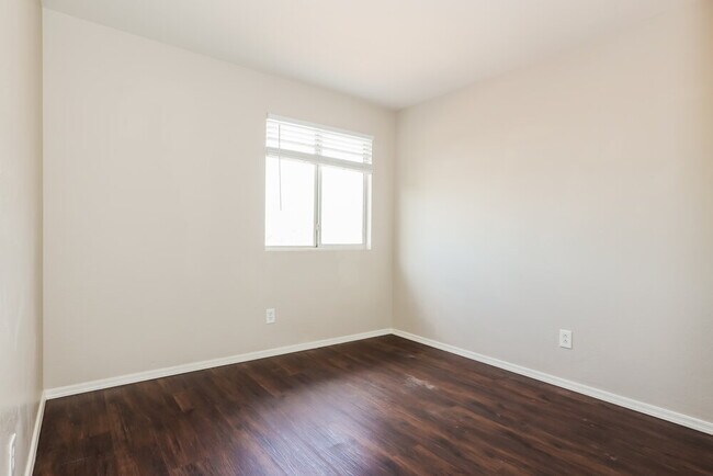 Building Photo - 12005 W Corrine Dr