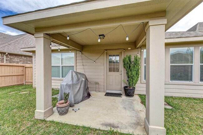 Building Photo - 11403 E Lake Gables Dr