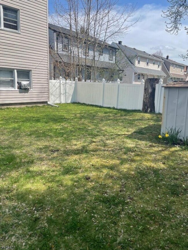 Building Photo - 107 Madison Ave