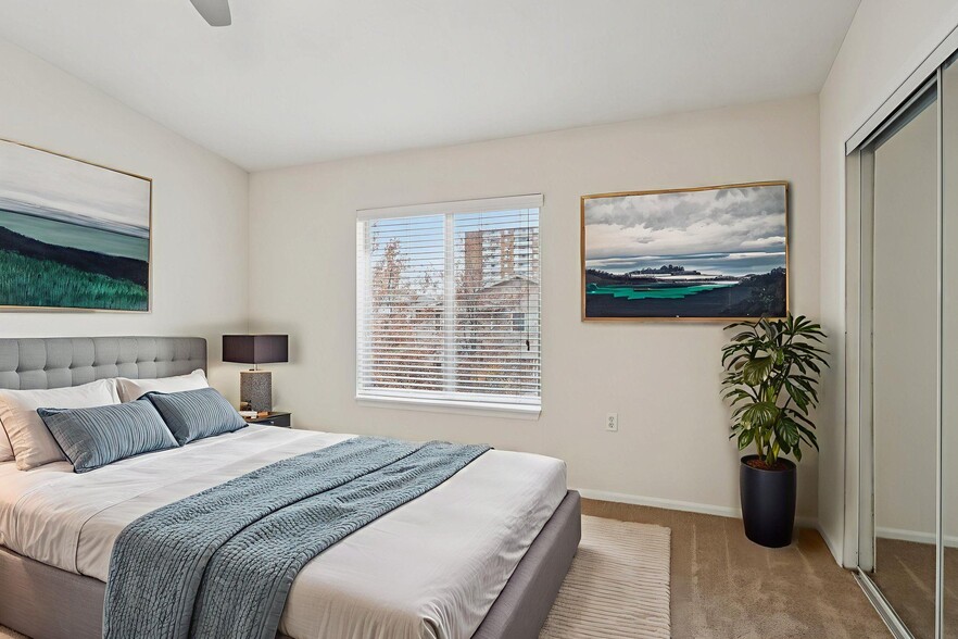 Building Photo - The Village at Pine Ridge