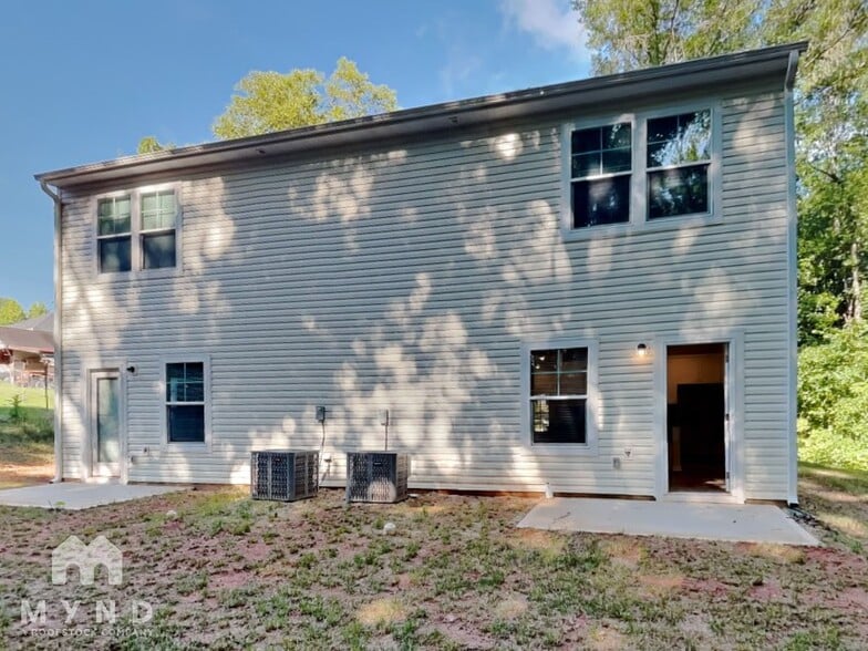 Building Photo - 106 Duff St